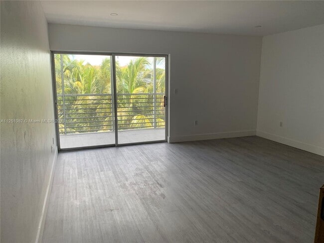 Building Photo - 301 Sunrise Dr