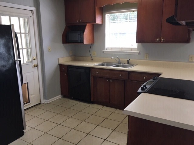Building Photo - 3 Bedroom/2 Bath home in Lowndes County