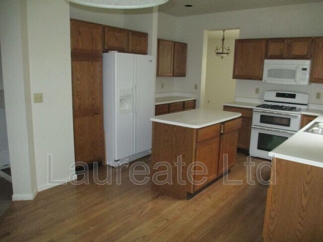 Foto del edificio - 2449 S Ellis Ct