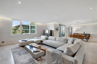 Building Photo - 2301 Collins Ave