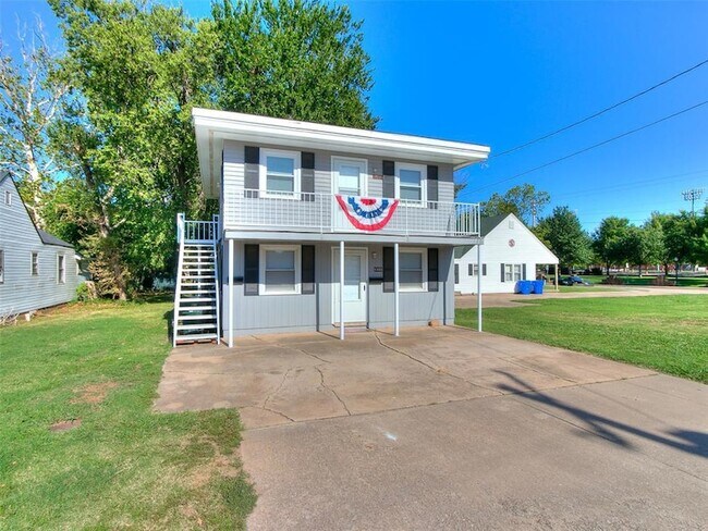 Foto del edificio - 203 E Brooks St