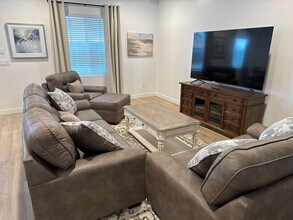 Building Photo - 1701 Ripple Rock Dr