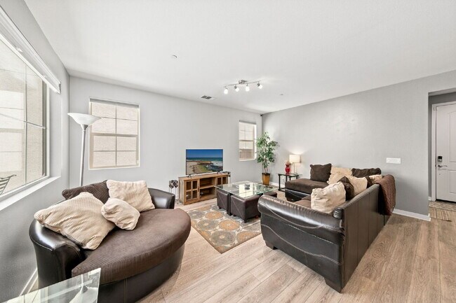 Foto del edificio - Welcome to Escaya Community in Chula Vista.