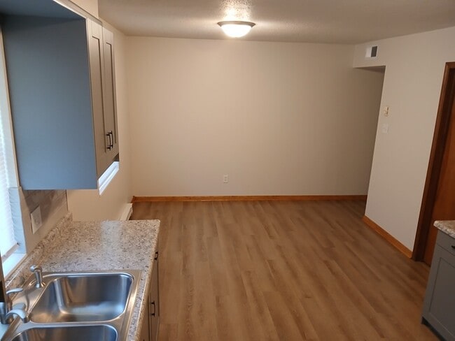 Building Photo - 132a Brookdale Dr