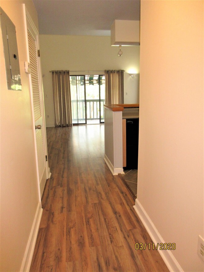 Foto del edificio - 214 Southlake Ct
