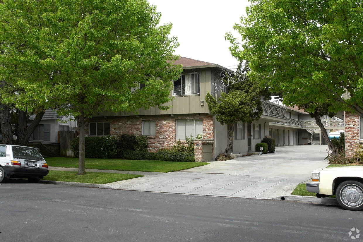 Primary Photo - 720 Madison Ave