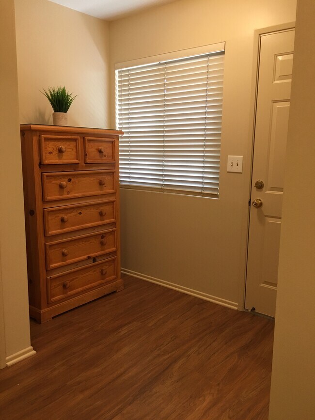 Building Photo - 645 S Laurinda Ln