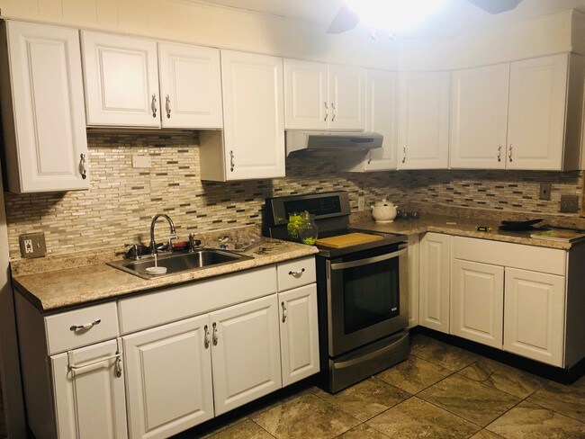 Foto del edificio - 120 Ivy St