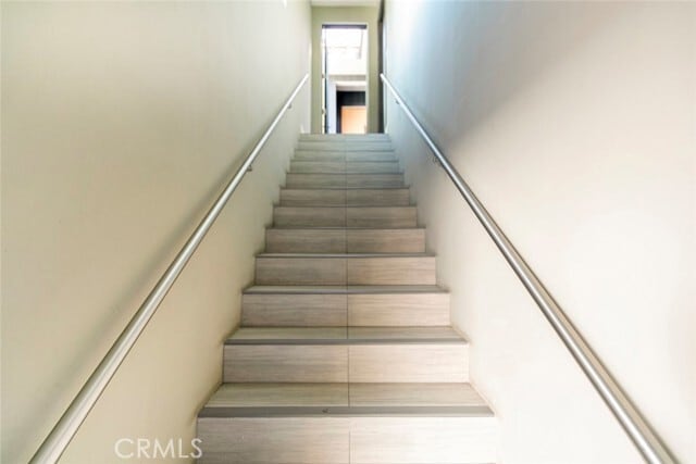 Foto del edificio - 5222 Lennox Ave