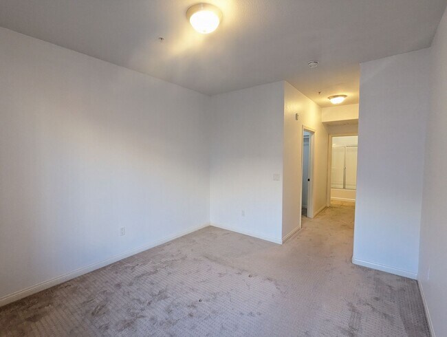 Building Photo - Price Reduced - Carmel Valley Condo
