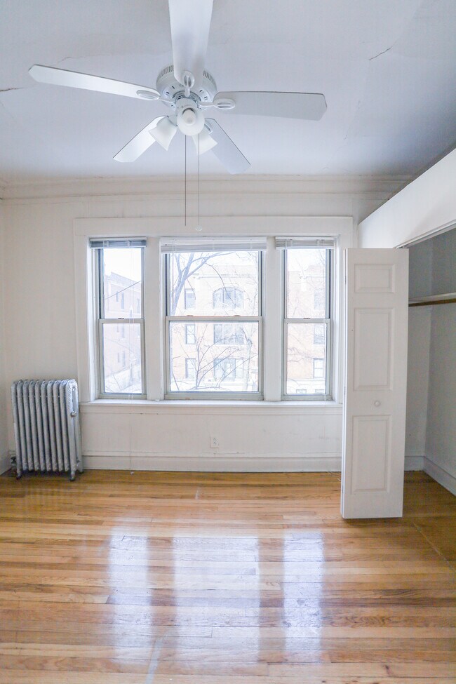 Foto del edificio - 1205 W Waveland Ave