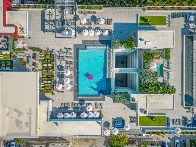 Foto del edificio - 777 N Ocean Dr