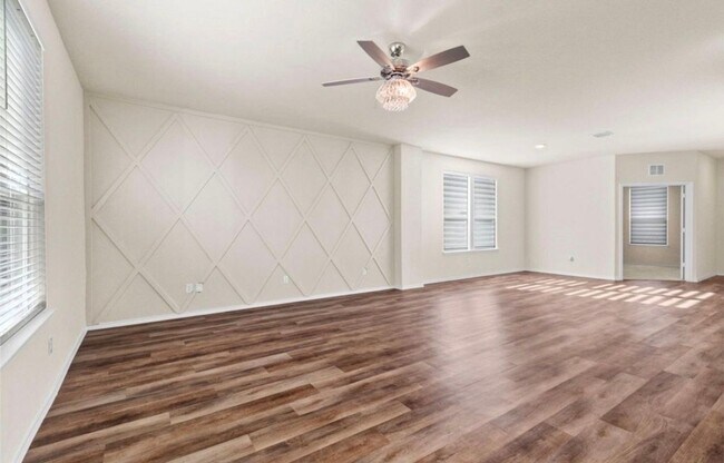 Building Photo - 13011 Sendero Roble