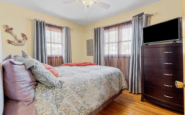 Foto del edificio - 3029 Saratoga Dr