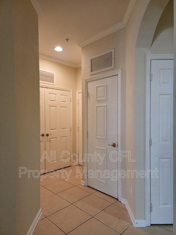 Foto del edificio - 6100 Stevenson Dr