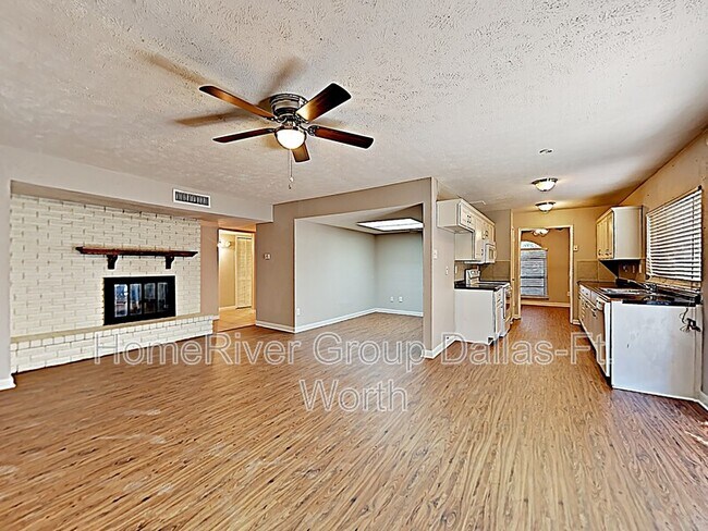 Foto del edificio - 5117 Bartlett Dr