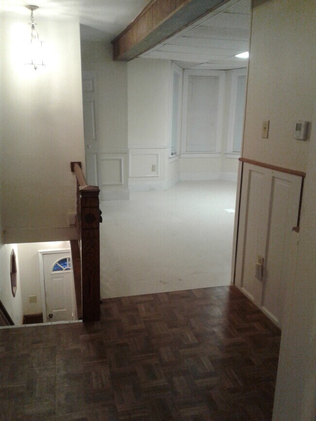 View into Livingroom - 314 Washington Ave
