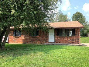 Building Photo - 202 Norwood Dr