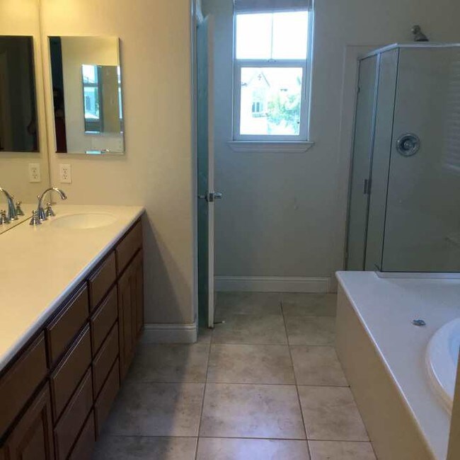 Foto del edificio - MOVE IN SPECIAL-$500 off 1st months rent
