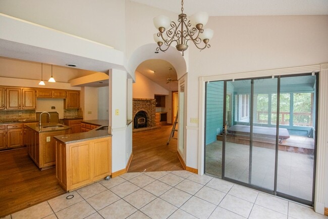Building Photo - ***11974 Oak Hills***