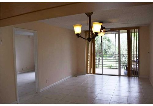 Building Photo - 9460 Tangerine Pl