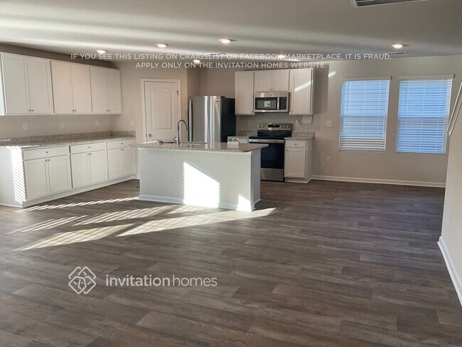 Foto del edificio - 211 White Flds Ave