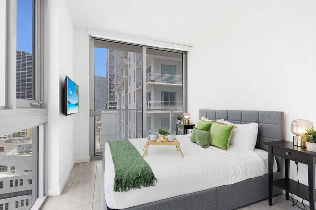 Building Photo - 227 NE 2nd St