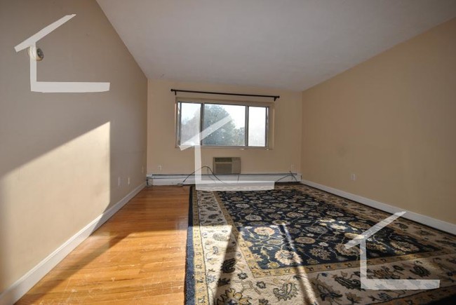 Foto del edificio - 276 Corey Rd