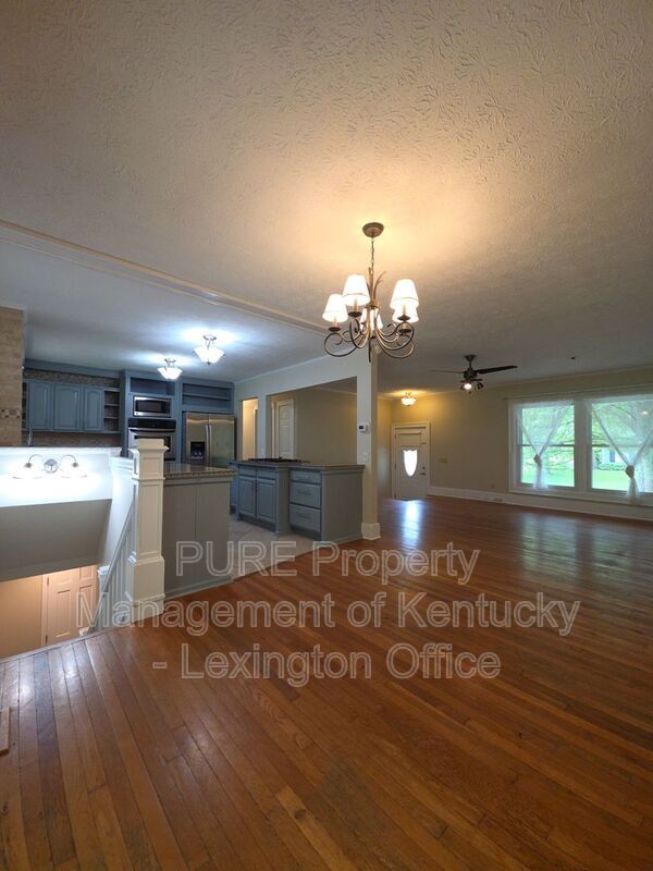Foto del edificio - 1123 Gainesway Dr