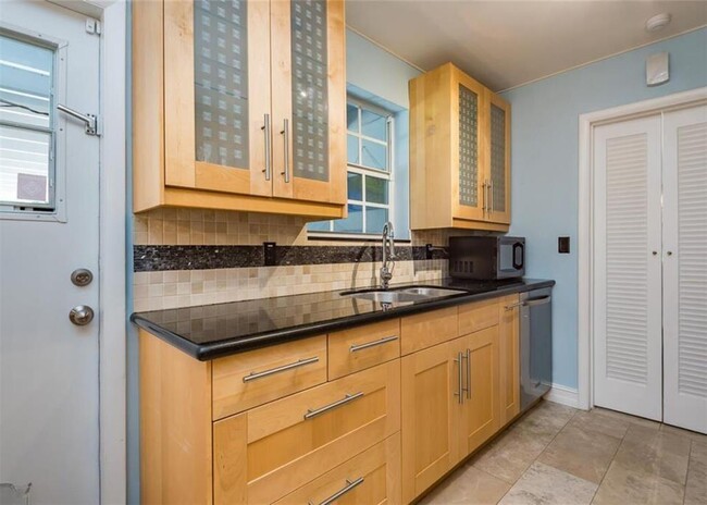 Foto del edificio - 1109 N 13th Ct