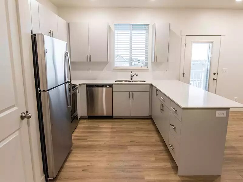 3405 S 2400 W Unit E16, West Haven, UT 84401 Room for Rent in West