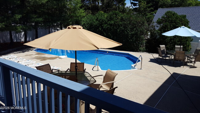 Building Photo - 1210 Tuxedo Pl