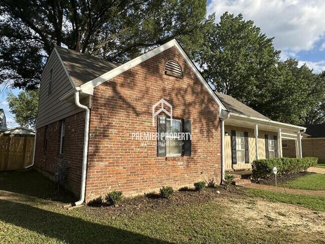 Building Photo - 2974 Estes St