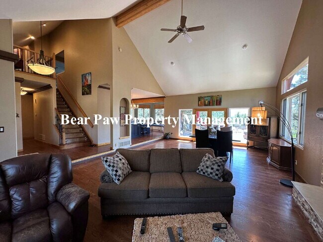 Foto del edificio - Beautiful FURNISHED Home in Hiwan!!