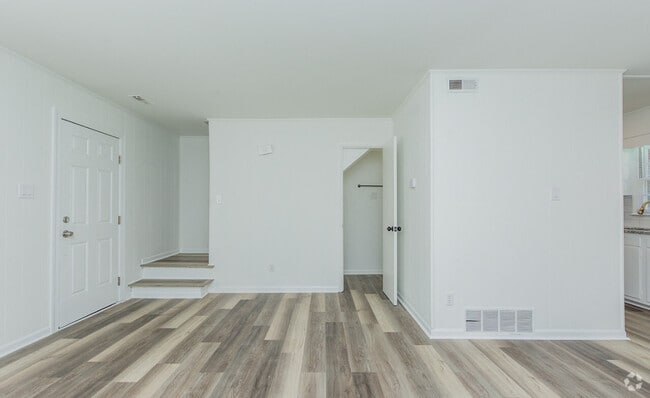 Building Photo - Greenbriar Townhomes