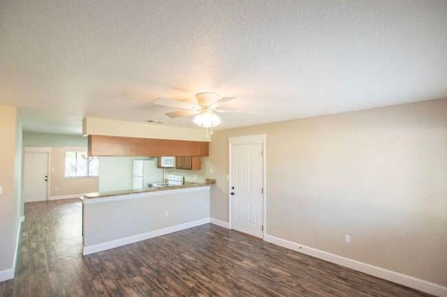 Building Photo - 5572 Sisson Rd