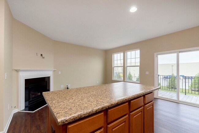 Foto del edificio - 3 Bedroom Townhome in Zionsville Schools