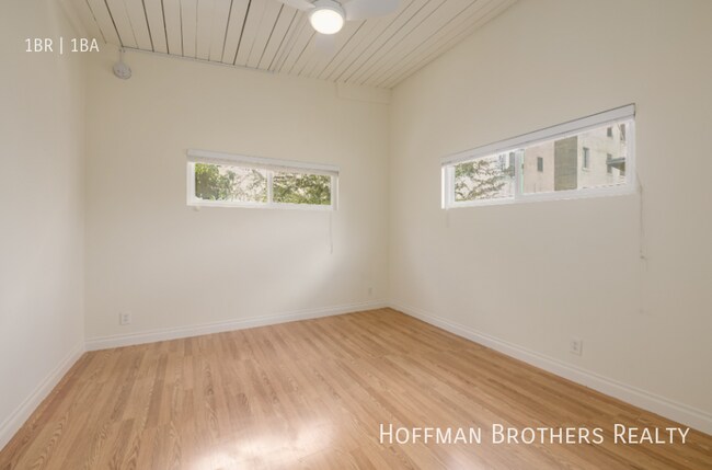 Foto del edificio - 6871 Franklin Ave