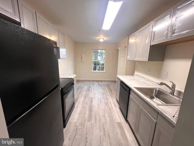 Foto del edificio - 45293 Rumsford Ln