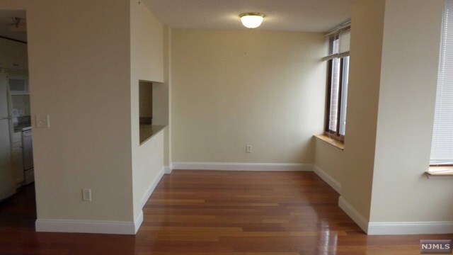 Building Photo - 100 Old Palisade Rd