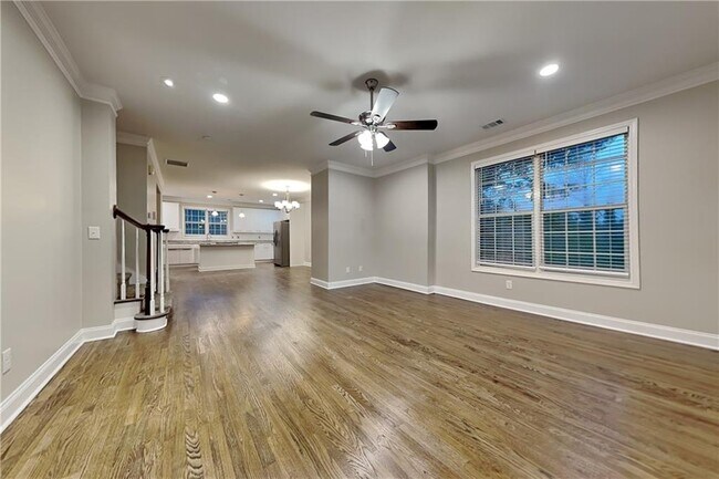 Foto del edificio - 4915 Wycliffe Dr SW