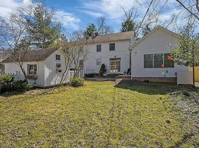 Foto del edificio - 22325 Fairmount Blvd