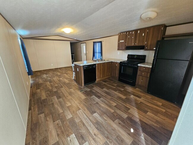 Building Photo - 16618 Fairman Dr