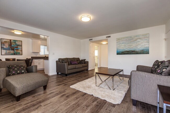 Living area - 2036 Chariton St