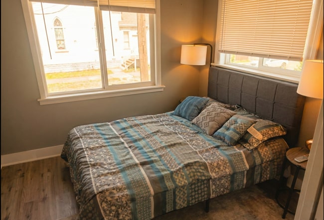 Building Photo - 8401 Plymouth St