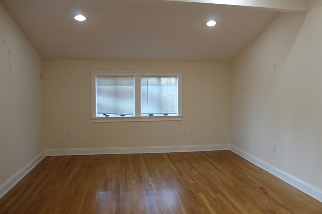 dining room/skylight - 58 Mahopac Ave