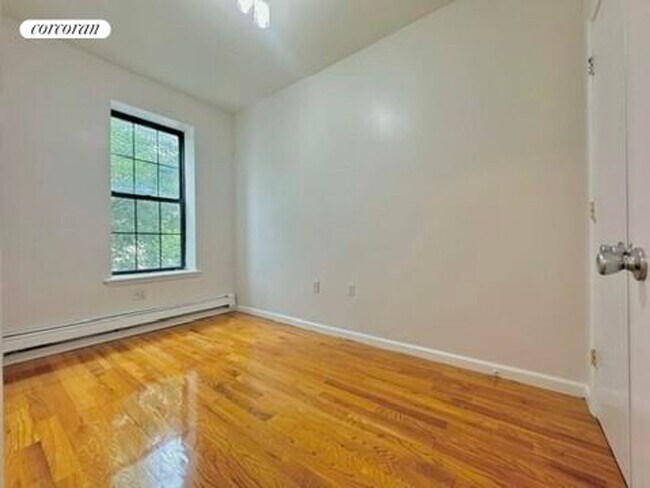Building Photo - 247 Troy Ave