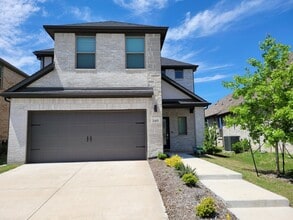 Building Photo - 2401 Green River Rd