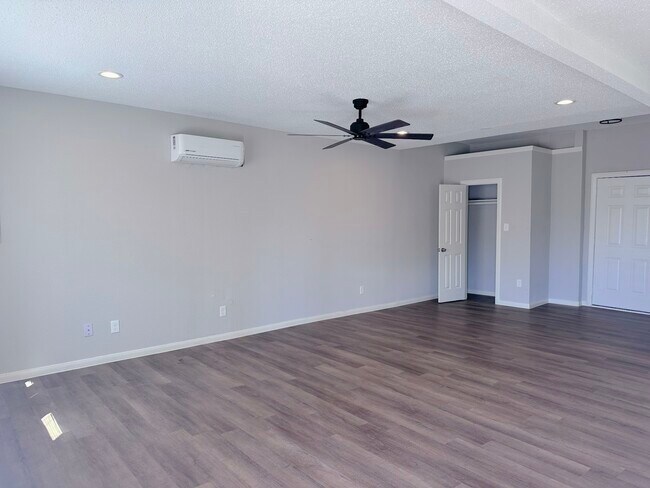 Foto del edificio - 2704 Brewster St