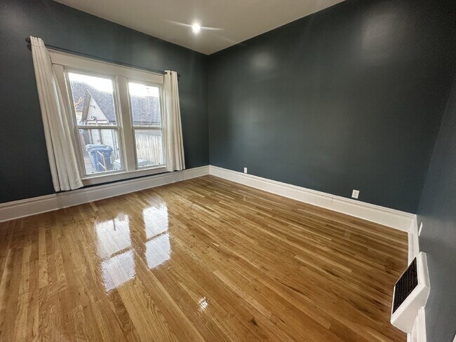 Foto del edificio - "Charming 3-Bed Oasis with Granite Touches & Cozy Fireplace in Nampa!"